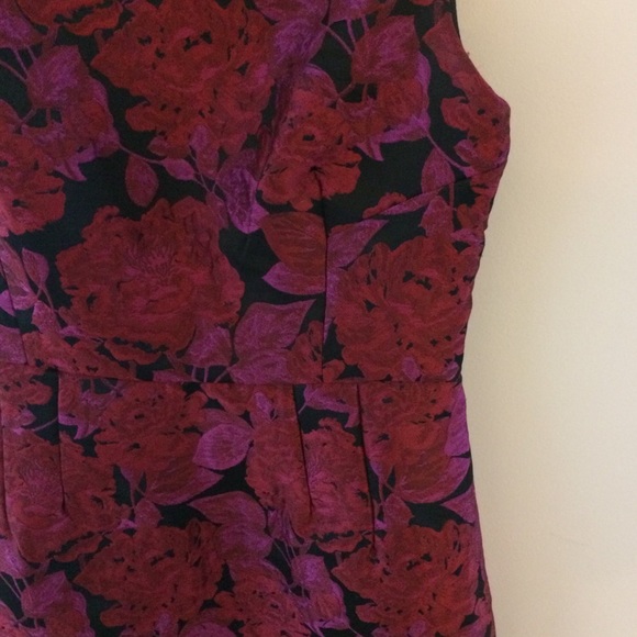 Betsey Johnson Cherry‎ Red Floral Brocade Sheath Dress - Picture 3 of 7